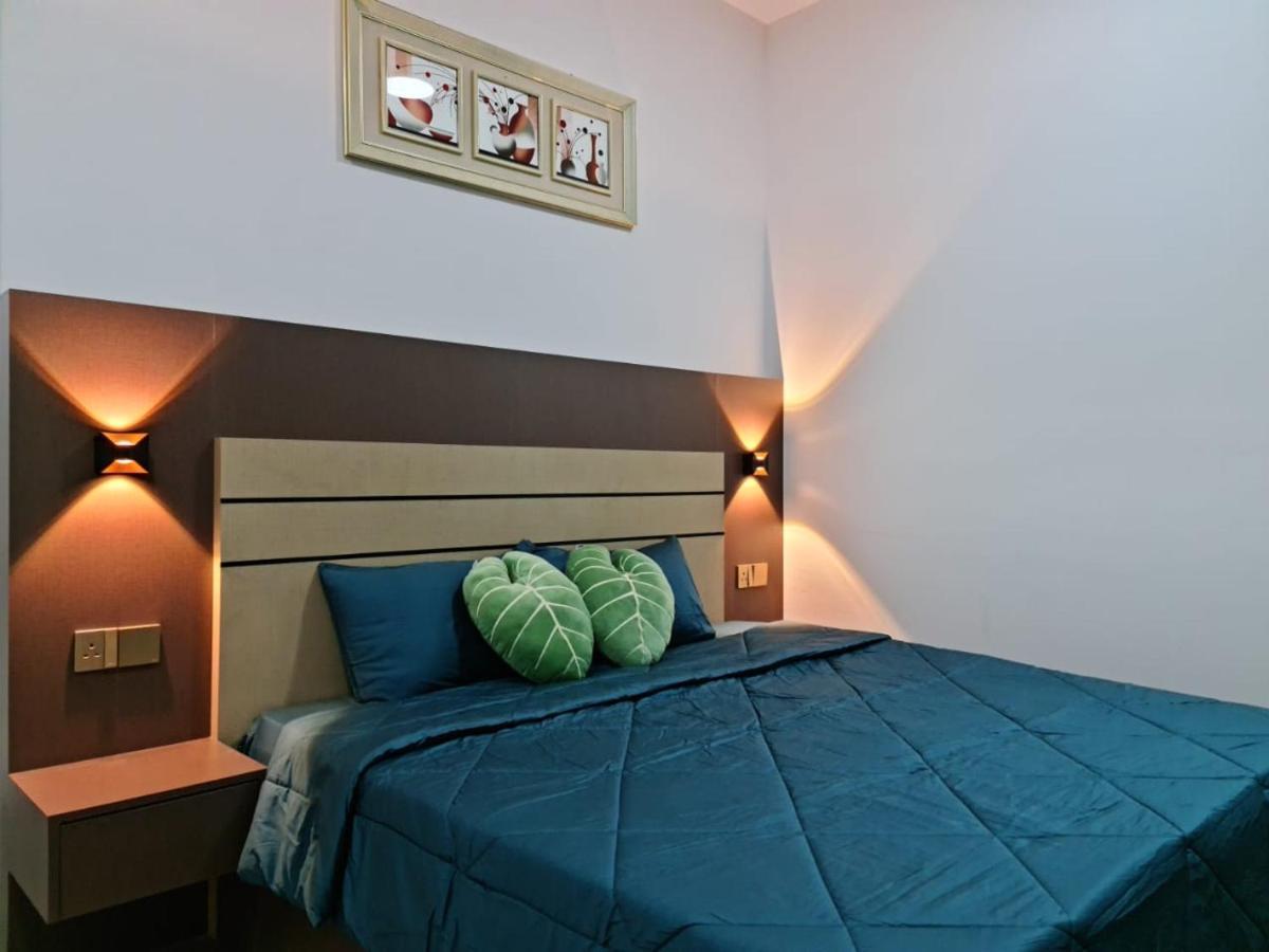 Rhr Deluxe Guesthouse Kinarut Papar Sabah - Pool View Eksteriør billede