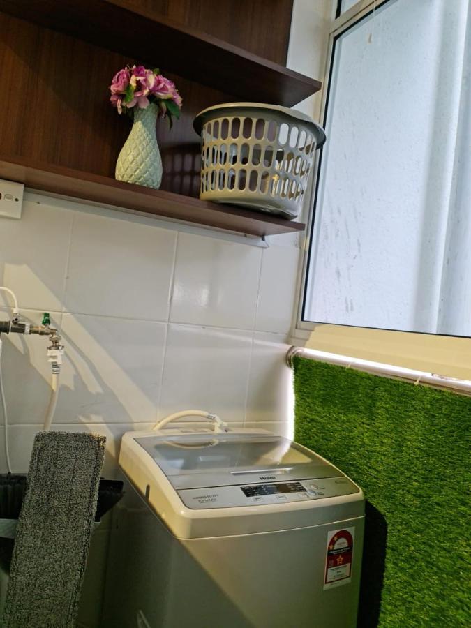 Rhr Deluxe Guesthouse Kinarut Papar Sabah - Pool View Eksteriør billede