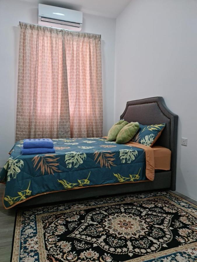 Rhr Deluxe Guesthouse Kinarut Papar Sabah - Pool View Eksteriør billede